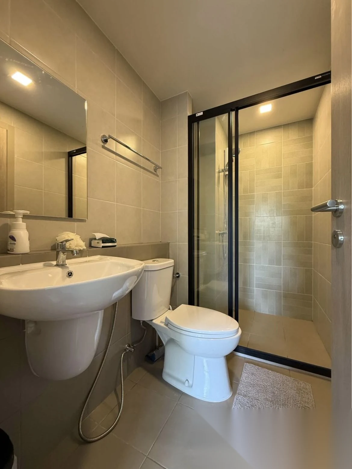 Апартаменты 2BR в ЖК Dcondo Reef Phuket · Кату · Вид на бассейн — фото 3
