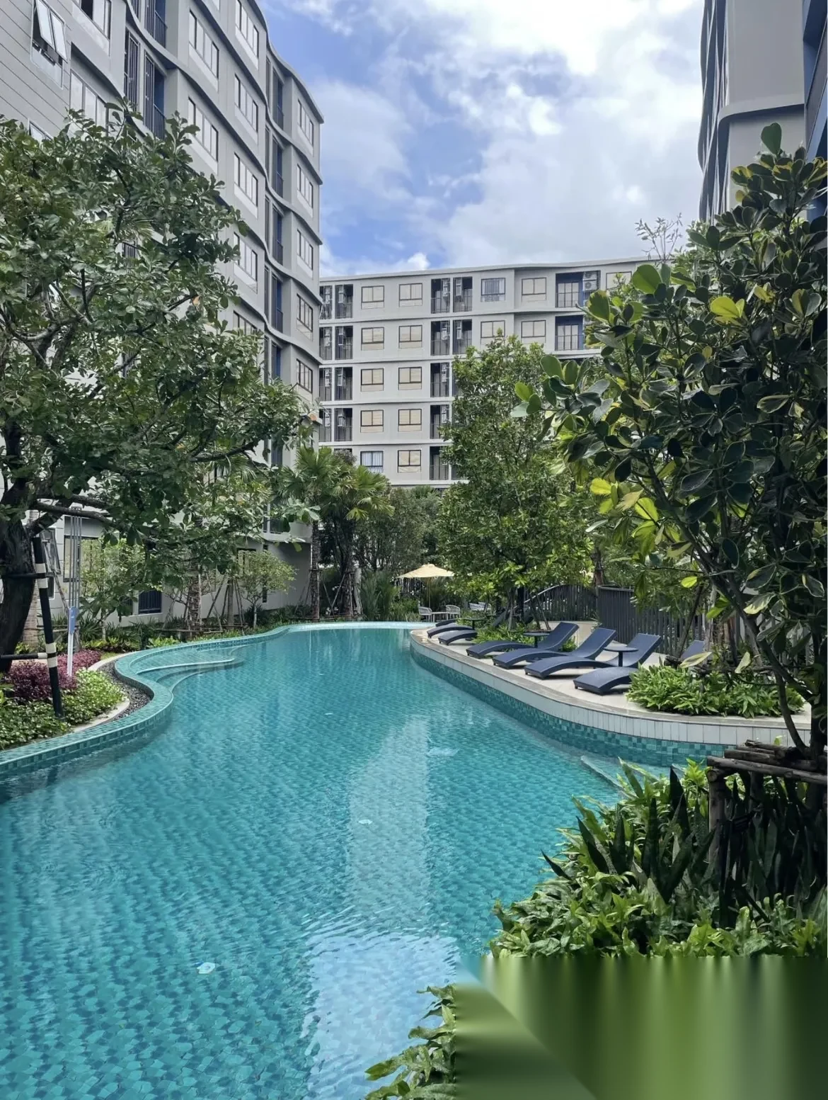 Апартаменты 2BR в ЖК Dcondo Reef Phuket · Кату · Вид на бассейн — фото 7