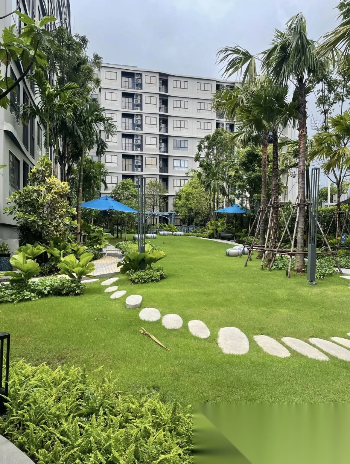 Апартаменты 2BR в ЖК Dcondo Reef Phuket · Кату · Вид на бассейн — фото 8