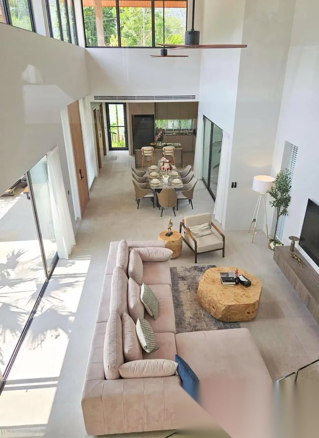 4 Bedroom Villa for rent at Vinzita Elite Residence complex · Si Sunthon · Pool View — photo 3