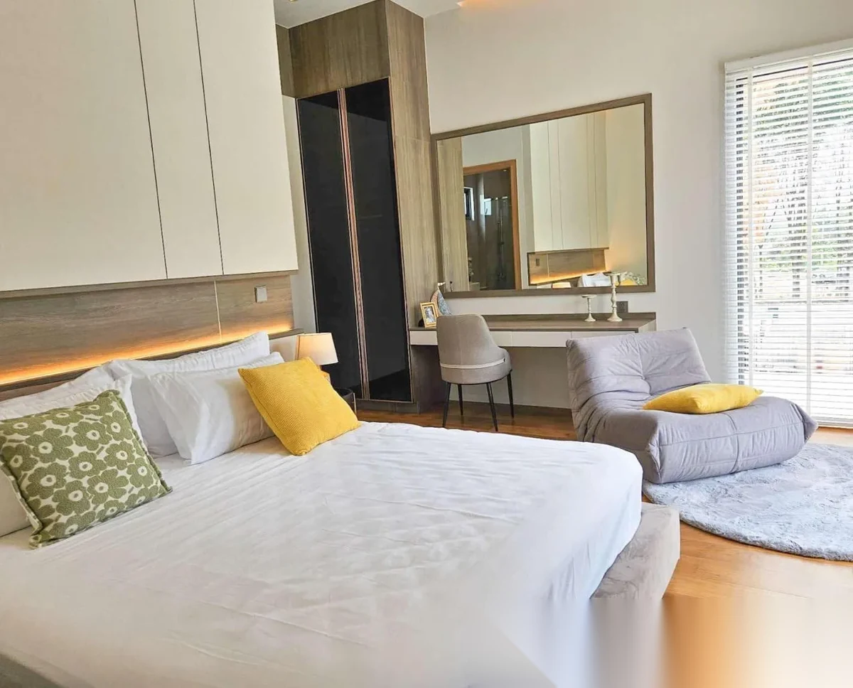 4 Bedroom Villa for rent at Vinzita Elite Residence complex · Si Sunthon · Pool View — photo 10