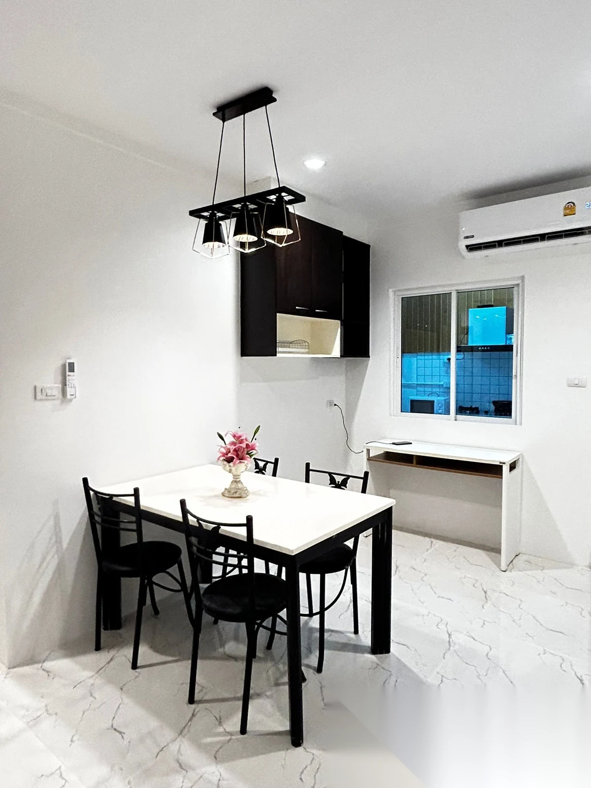 4 Bedroom House for rent at I Leaf Town 2 Monument complex · Si Sunthon — photo 3