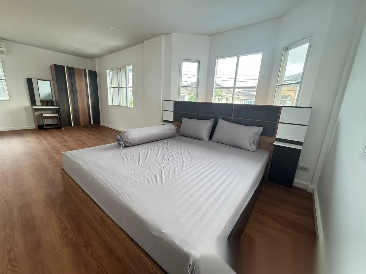 4 Bedroom House for rent at Land and Houses Park complex · Chalong · Pool Access — photo 8