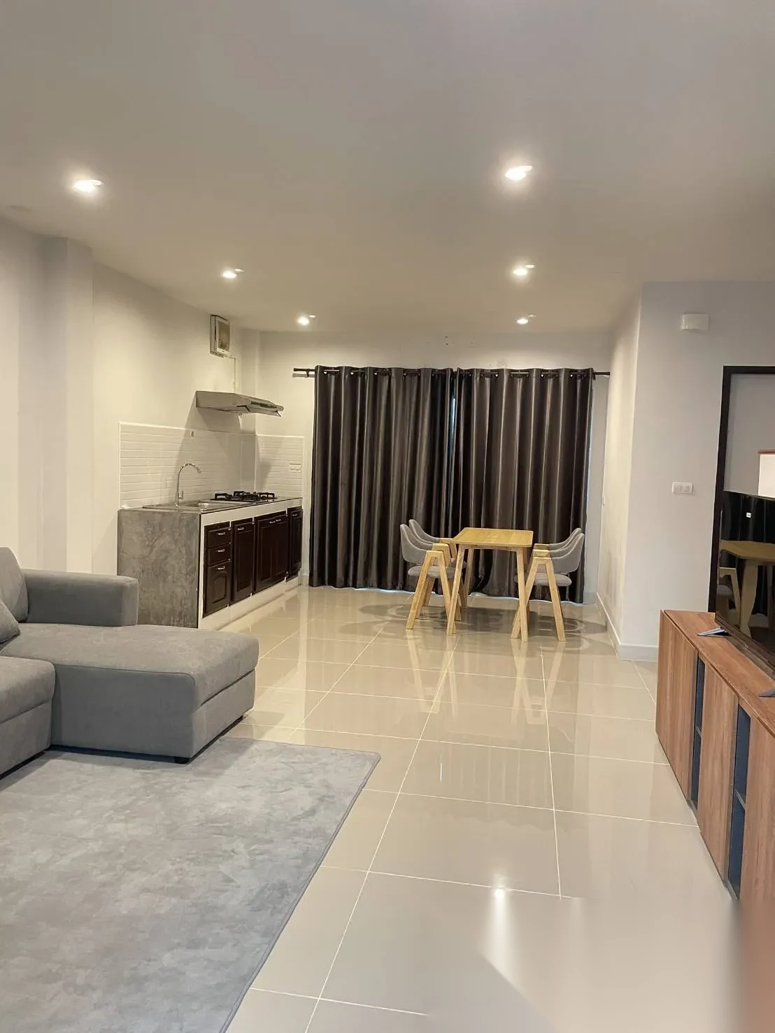 3 Bedroom Townhouse for rent at Supalai Bella Thalang Phuket complex · Thep Krasattri · Pool Access — photo 4