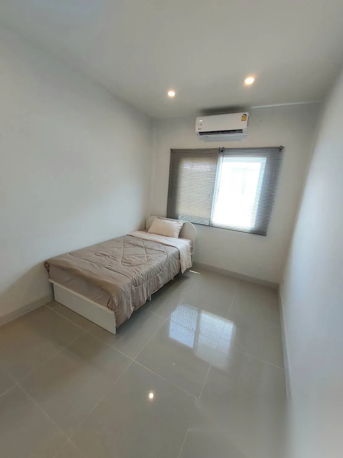 3 Bedroom Townhouse for rent at Supalai Bella Thalang Phuket complex · Thep Krasattri · Pool Access — photo 7