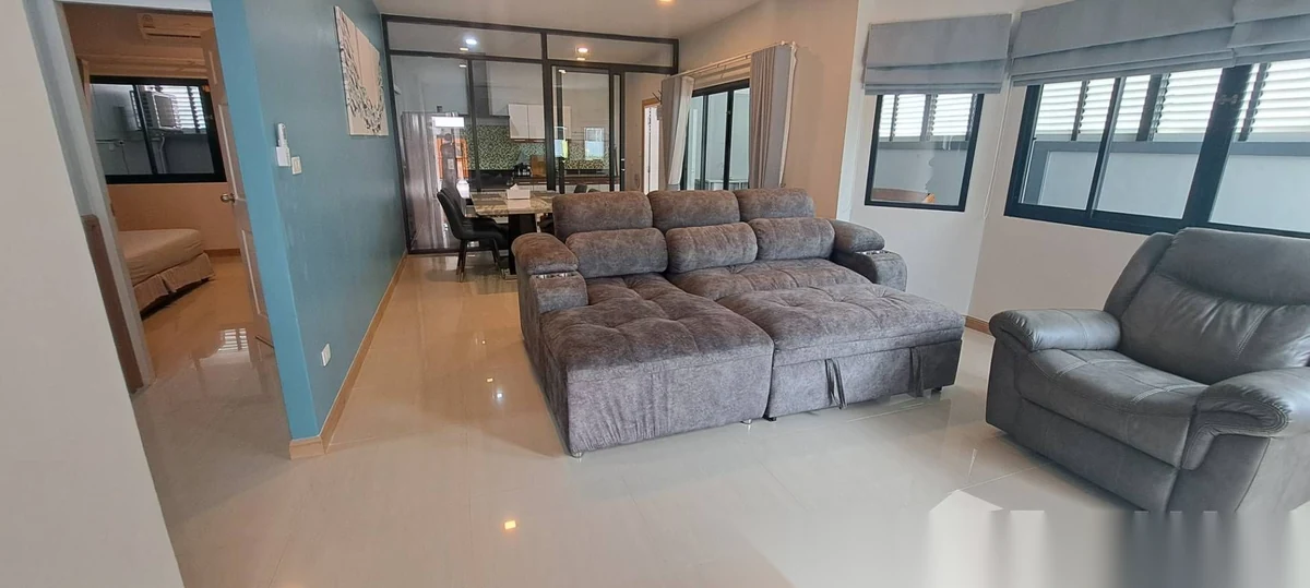 Дом 2BR в комплексе Baan Chalongsuk · Чалонг · Вид на бассейн — фото 2