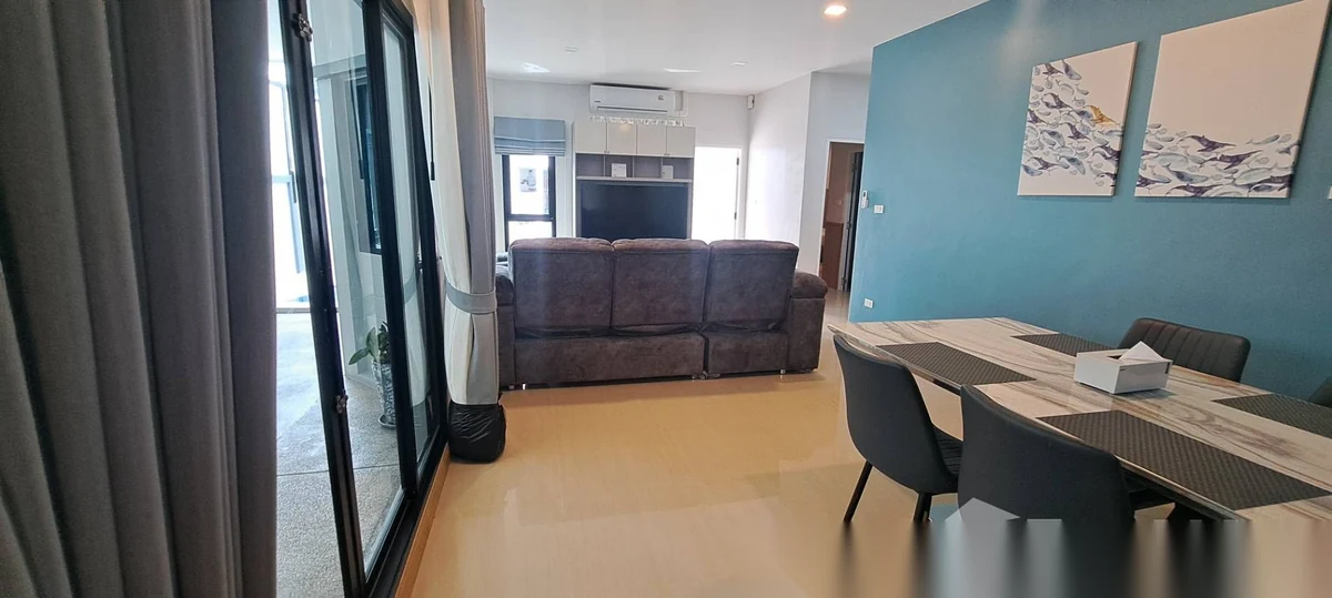 Дом 2BR в комплексе Baan Chalongsuk · Чалонг · Вид на бассейн — фото 5