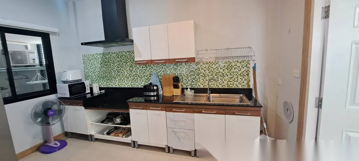 Дом 2BR в комплексе Baan Chalongsuk · Чалонг · Вид на бассейн — фото 9