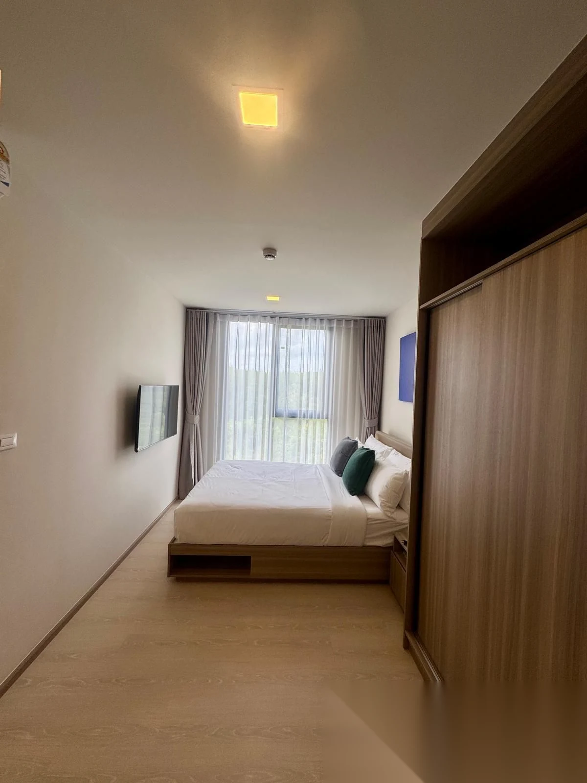 1 Bedroom Apartment for rent at The Base Rise complex · Wichit · Garden View — photo 4