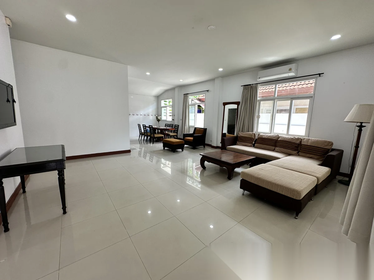 3 Bedroom House for rent at The Valley 2 complex · Si Sunthon · Garden View — photo 2