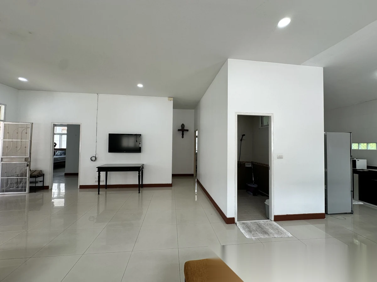 3 Bedroom House for rent at The Valley 2 complex · Si Sunthon · Garden View — photo 6