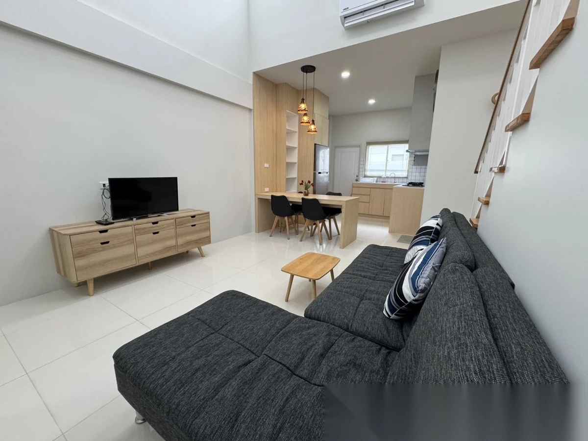 Таунхаус 2BR в комплексе Modern Life Phuket · Чалонг · Вид в сад — фото 2