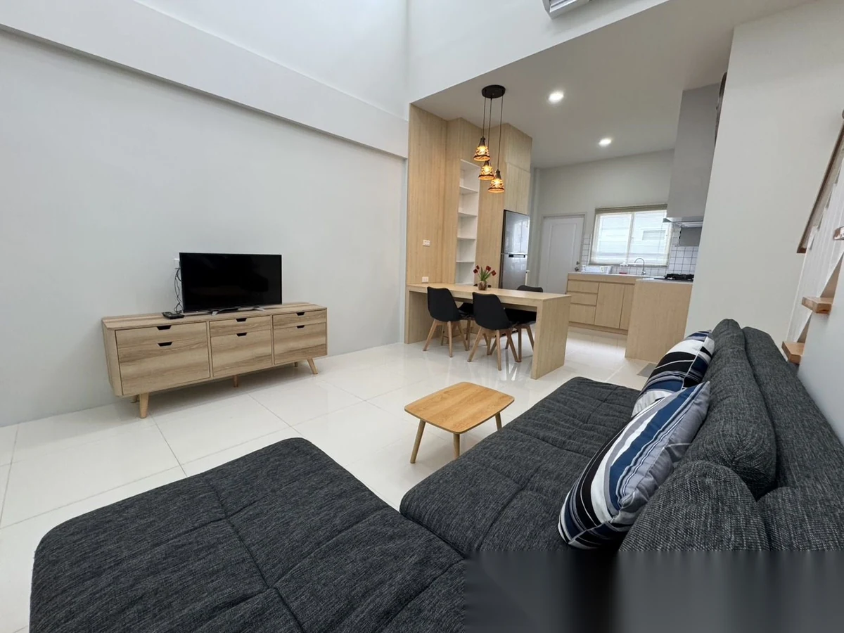Таунхаус 2BR в комплексе Modern Life Phuket · Чалонг · Вид в сад — фото 5