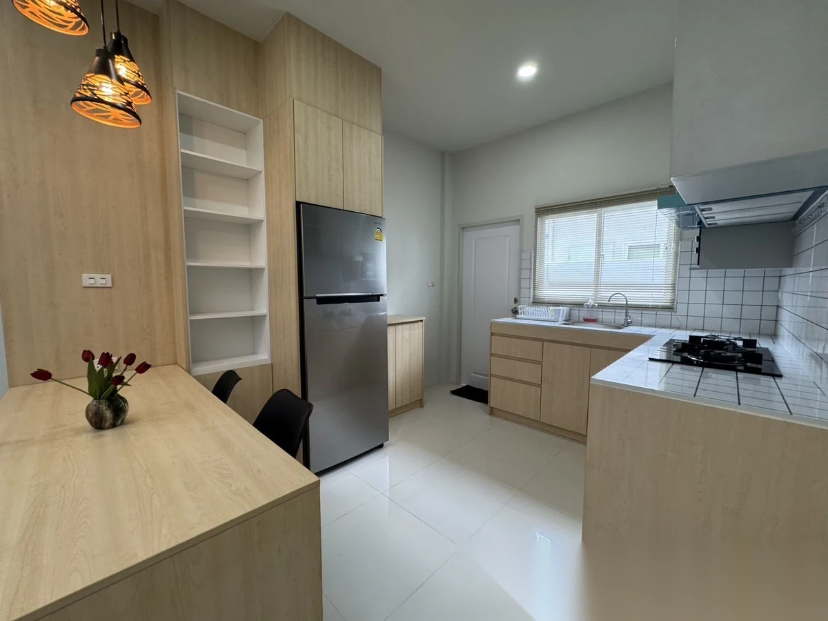 Таунхаус 2BR в комплексе Modern Life Phuket · Чалонг · Вид в сад — фото 9