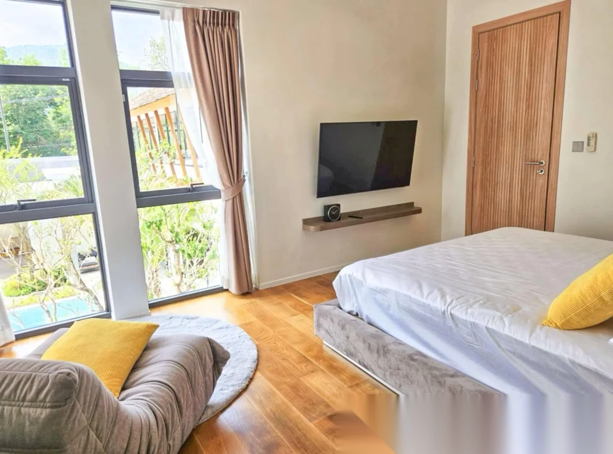3 Bedroom Villa for rent at Vinzita Elite Residence complex · Si Sunthon · Pool View — photo 6