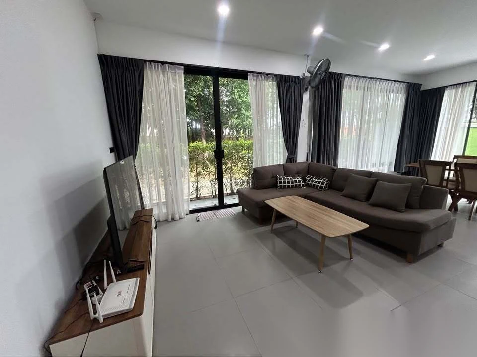 Вилла 3BR в комплексе Kankrao Pool View · Си Сунтон · Вид на бассейн — фото 3