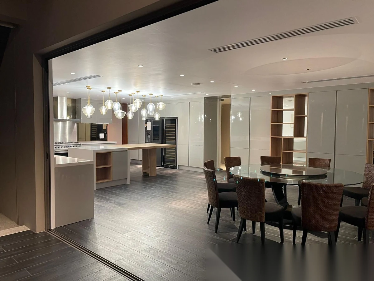 Вилла 5BR в комплексе Layan Hills Estate · Си Сунтон · Вид на бассейн — фото 3
