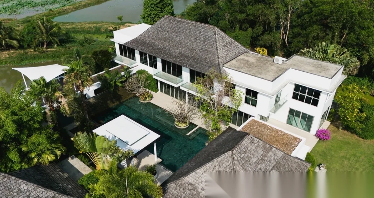 5 Bedroom Villa for sale · Lake View