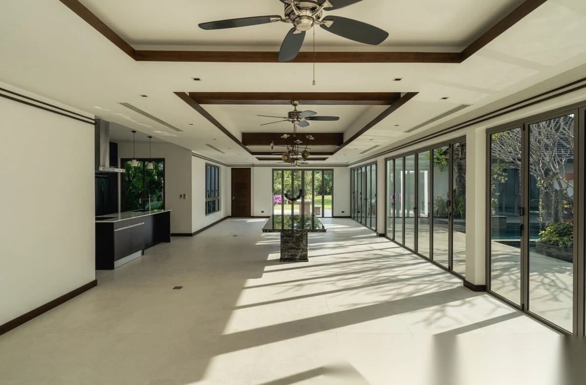 5 Bedroom Villa for sale · Lake View — photo 3