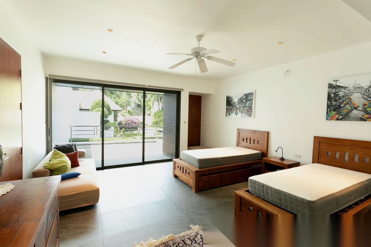4 Bedroom Villa for sale · Pool View — photo 8