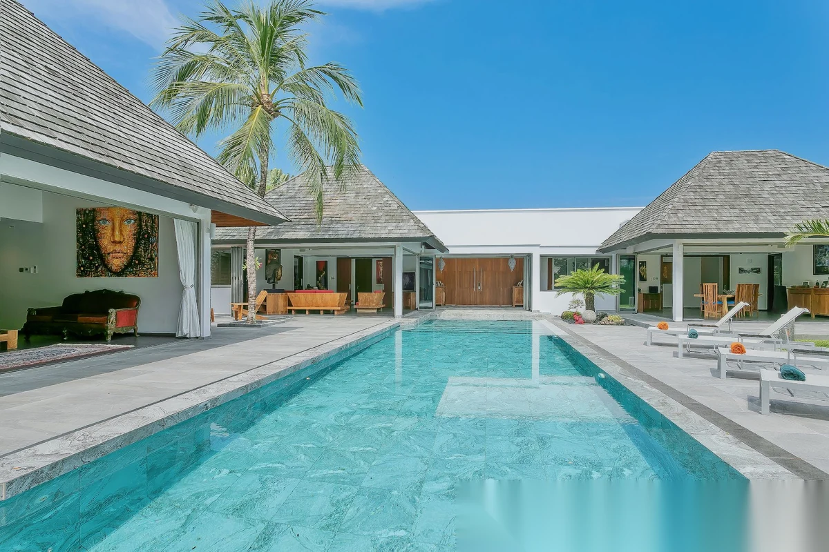 4 Bedroom Villa for sale · Pool View — photo 12