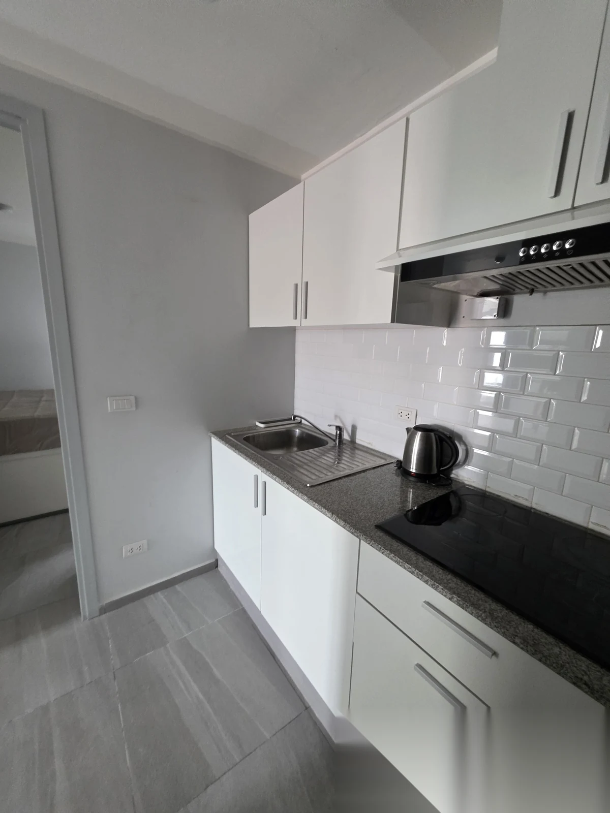Апартаменты 1BR в ЖК NOON Village Tower II · Чалонг · Выход к бассейну — фото 5