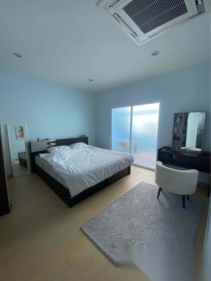 Дом 2BR в комплексе The Happy Place · Теп Красаттри · Выход к бассейну — фото 10