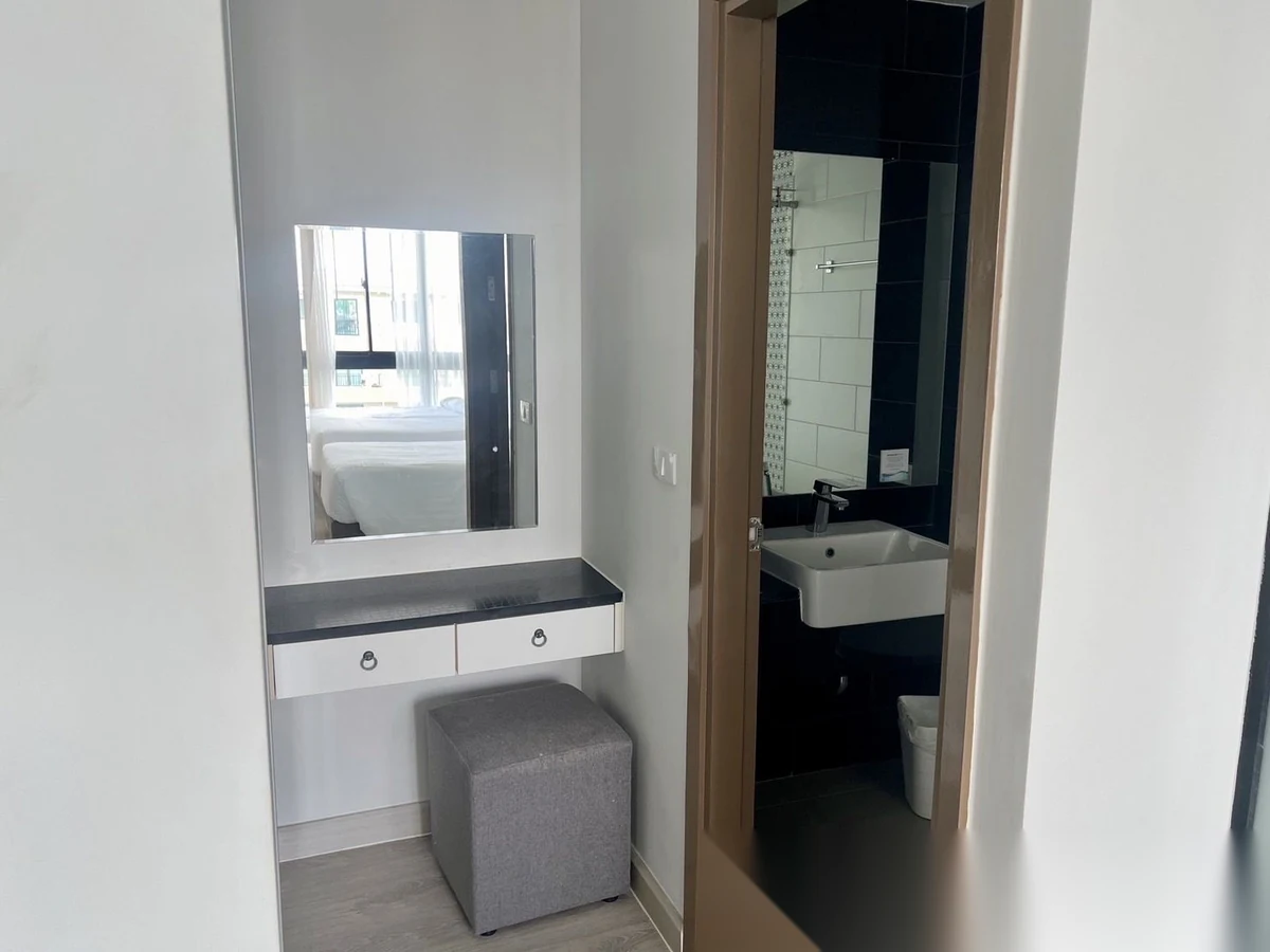 Studio Apartment for rent at Royal Lee The Terminal Phuket complex · Sakhu · Pool Access — photo 7