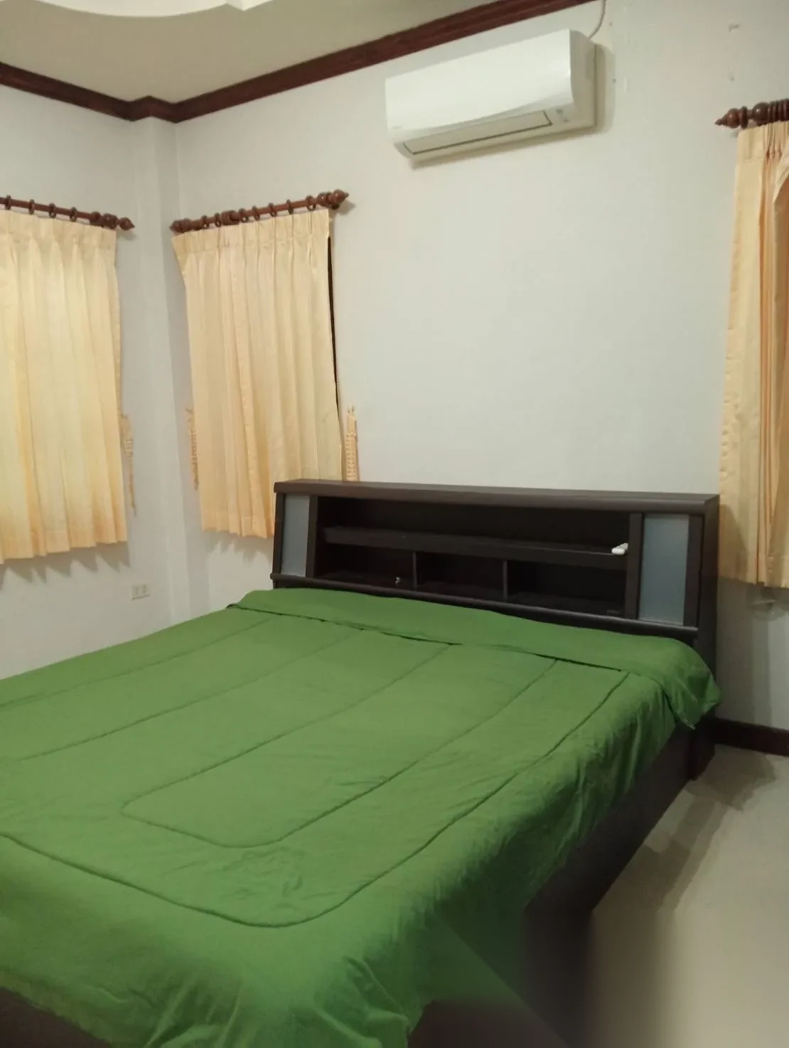 Дом 3BR в комплексе Baan Suan Yu Charoen 1 · Си Сунтон · Вид в сад — фото 5