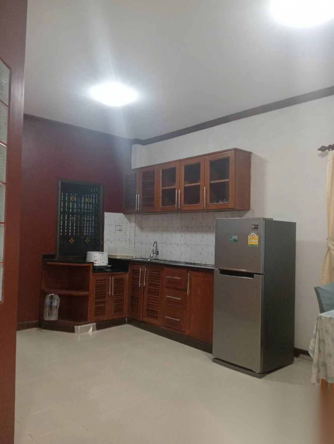 Дом 3BR в комплексе Baan Suan Yu Charoen 1 · Си Сунтон · Вид в сад — фото 7