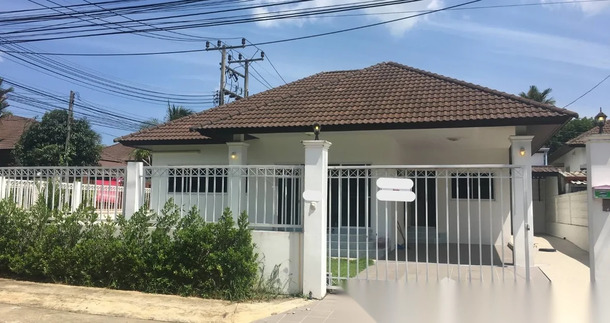 3 Bedroom House for rent at Baan Suan Yu Charoen 3 complex · Si Sunthon · Garden View
