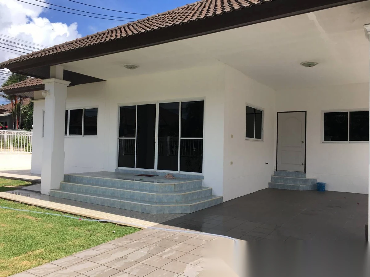 3 Bedroom House for rent at Baan Suan Yu Charoen 3 complex · Si Sunthon · Garden View — photo 4