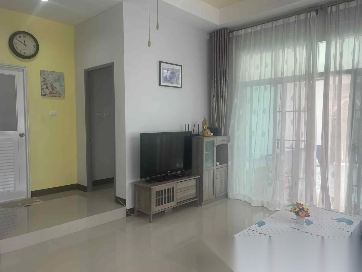 3 Bedroom House for rent at Sinsuk Thanee Village complex · Si Sunthon · Garden View — photo 8