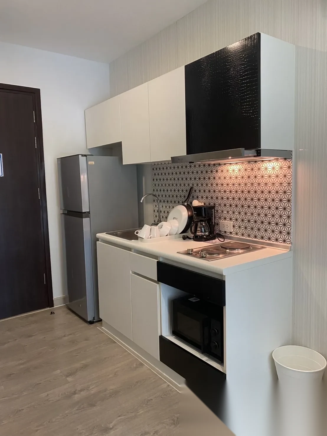 Апартаменты 1BR в ЖК Royal Lee The Terminal Phuket · Саку · Вид на бассейн — фото 2