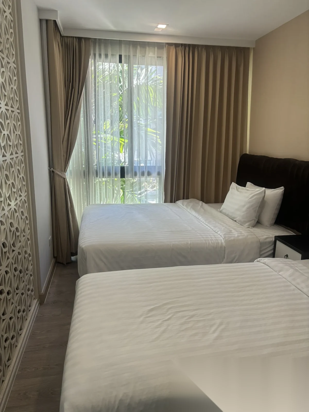 Апартаменты 1BR в ЖК Royal Lee The Terminal Phuket · Саку · Вид на бассейн — фото 11