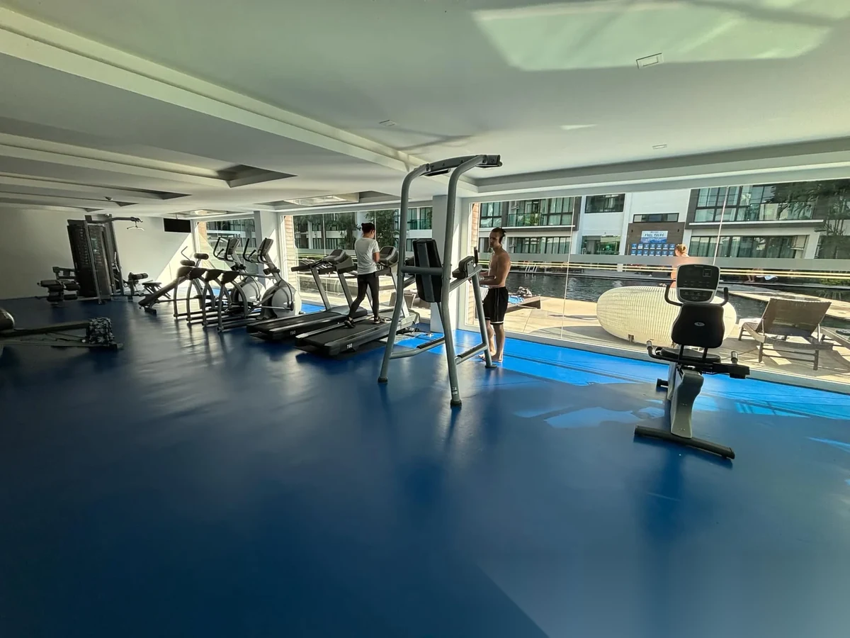 Апартаменты 1BR в ЖК Royal Lee The Terminal Phuket · Саку · Вид на бассейн — фото 12
