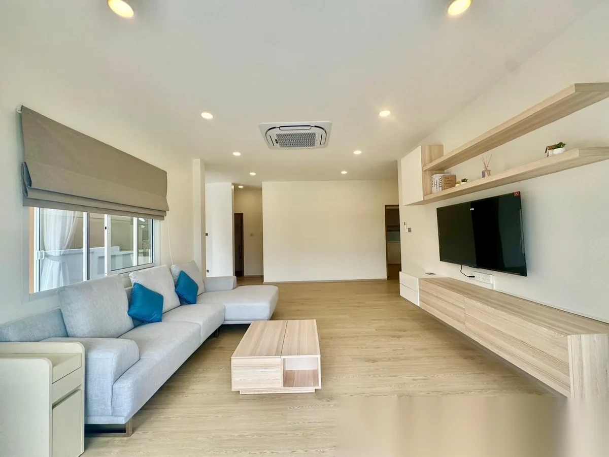 3 Bedroom House for rent at Baan Suan Neramit 5 complex · Si Sunthon · Garden View — photo 9