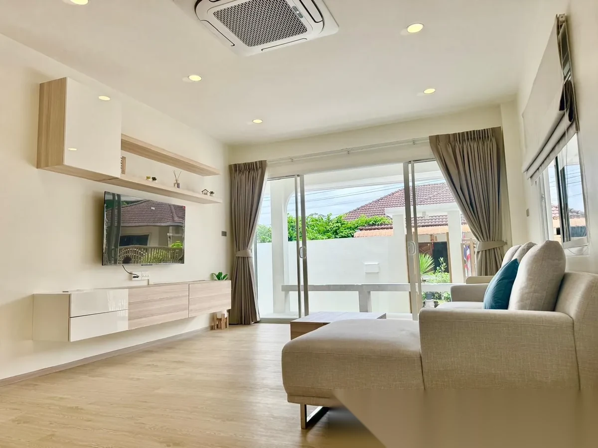 3 Bedroom House for rent at Baan Suan Neramit 5 complex · Si Sunthon · Garden View — photo 10