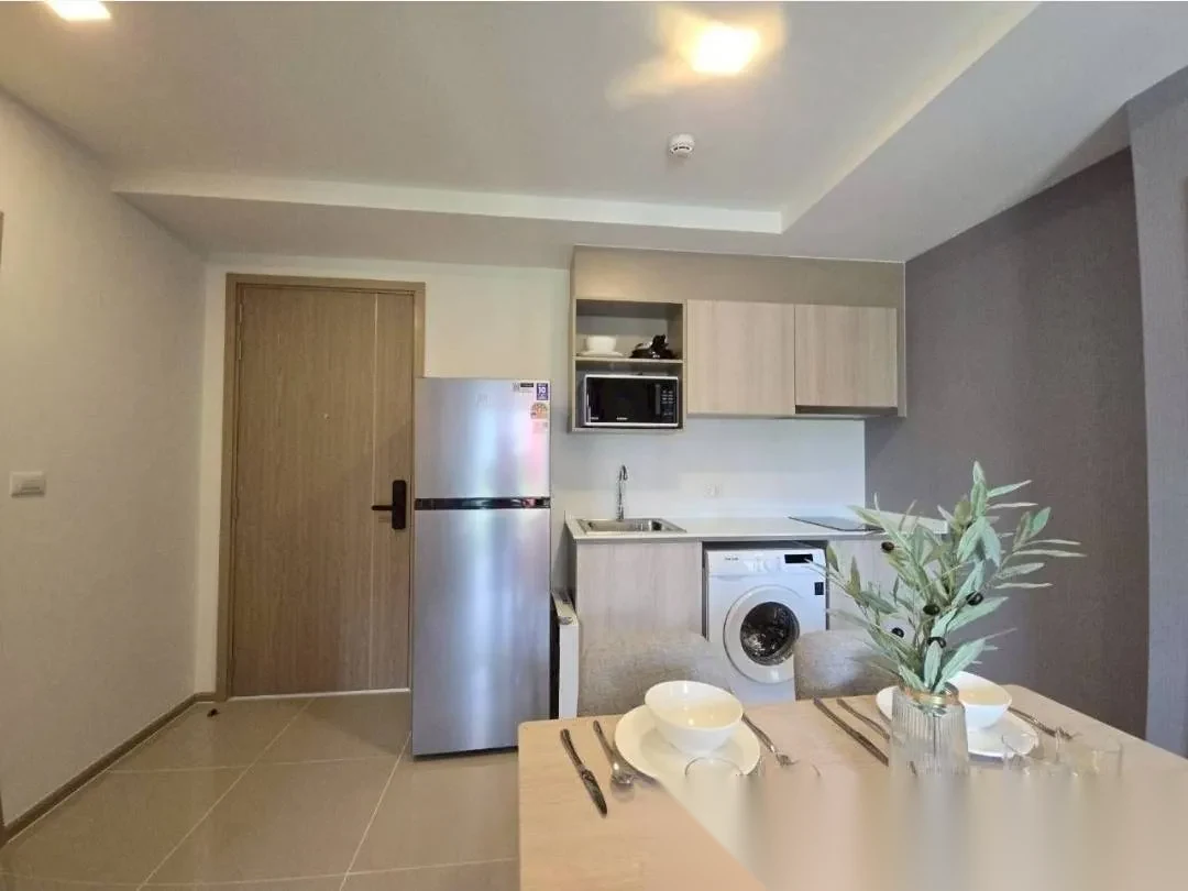 Апартаменты 2BR в ЖК THE BASE Bukit · Вичит · Вид на бассейн — фото 2