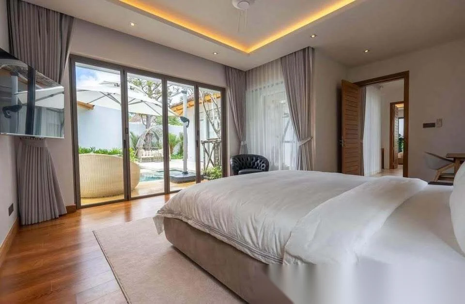 3 Bedroom Villa for rent at Anchan Flora complex · Thep Krasattri · Pool View — photo 8