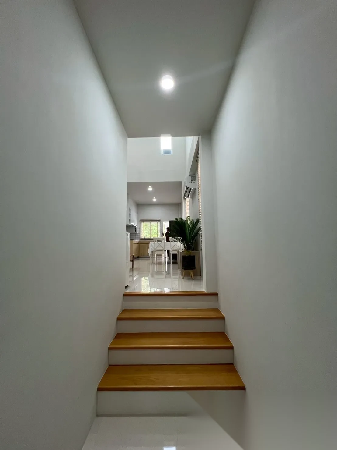 2 Bedroom Townhouse for rent at Modern Life Si Sunthon complex · Si Sunthon · Garden View — photo 8