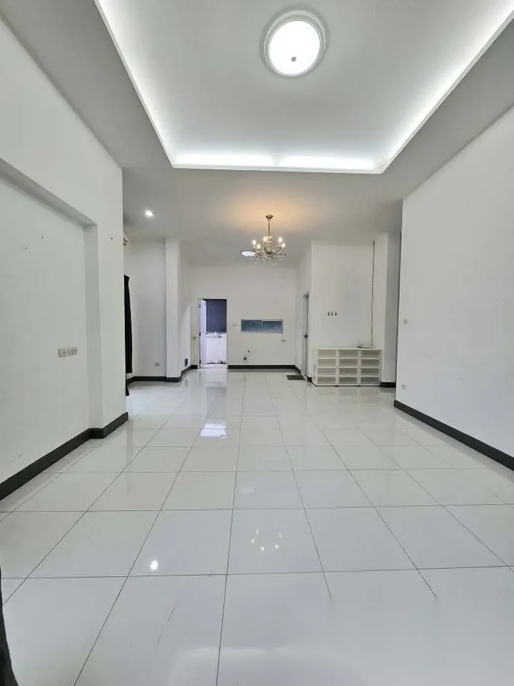 Дом 2BR в комплексе Prime Place Phuket-Victory Monument · Си Сунтон · Вид в сад — фото 2