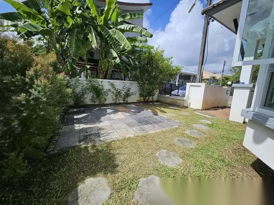 Дом 2BR в комплексе Prime Place Phuket-Victory Monument · Си Сунтон · Вид в сад — фото 3