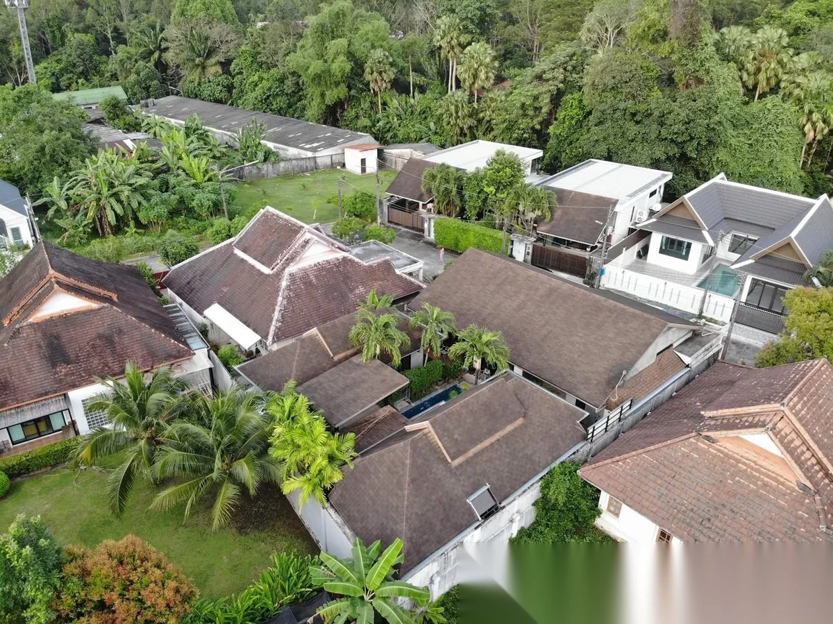 5 Bedroom Villa for rent at Phuket Baan Charoensuk complex · Si Sunthon · Pool View — photo 9