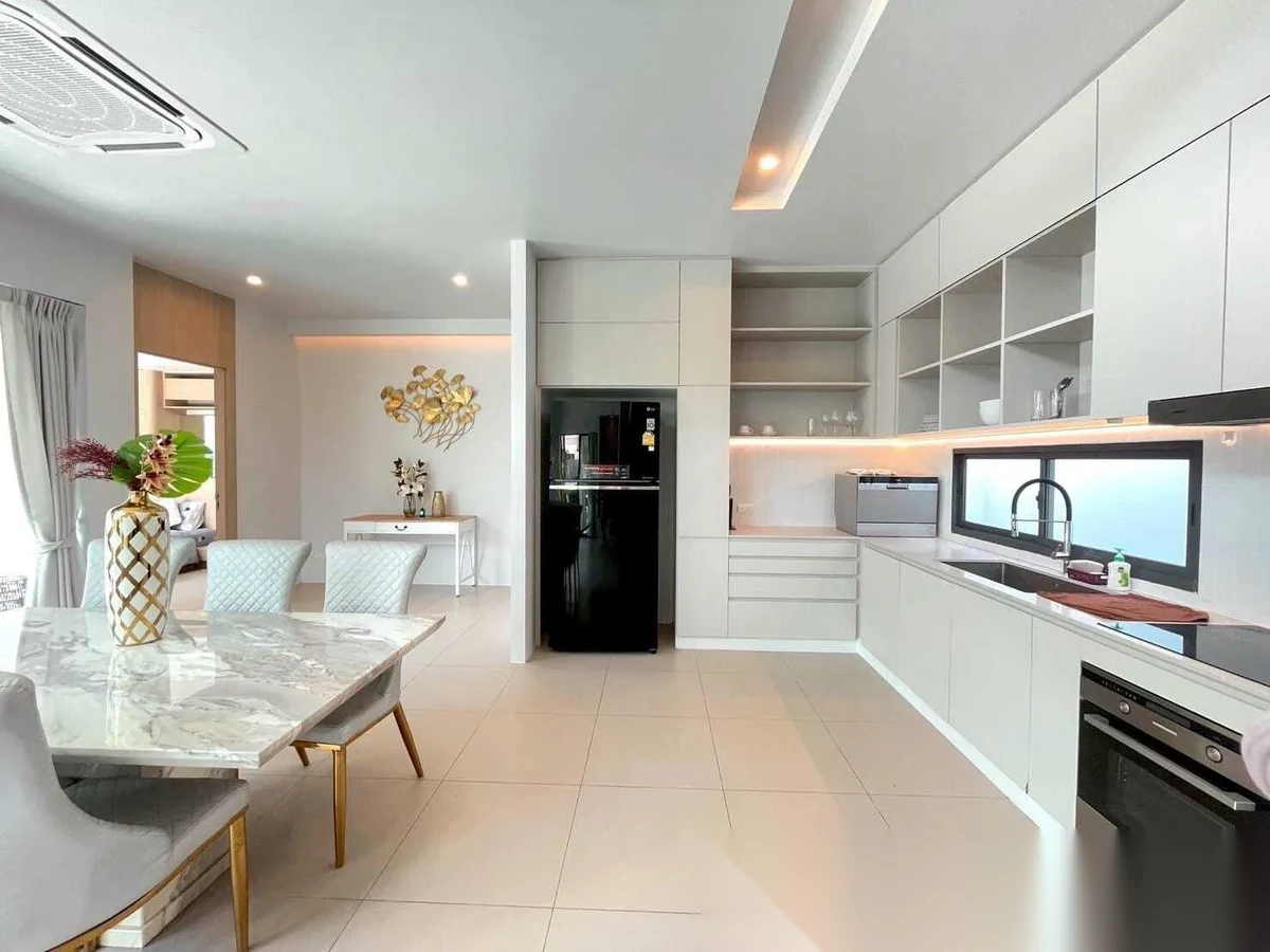 3 Bedroom Villa for rent at Vinzita Pool Villas complex · Si Sunthon · Pool View — photo 9