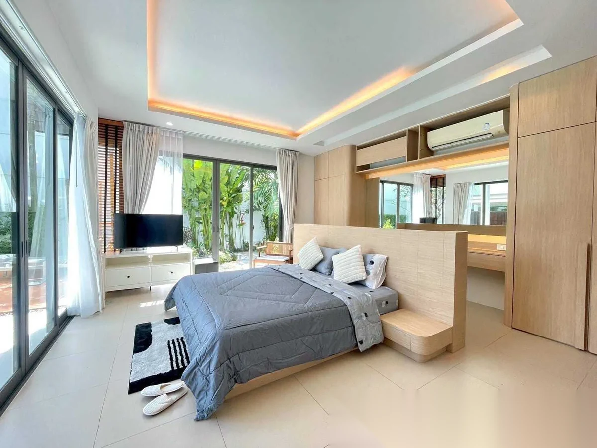 3 Bedroom Villa for rent at Vinzita Pool Villas complex · Si Sunthon · Pool View — photo 11