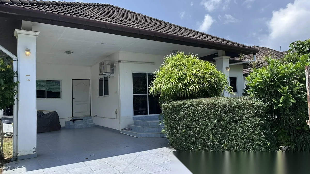 3 Bedroom House for rent at Baan Suan Yu Charoen 3 complex · Si Sunthon · Garden View — photo 3
