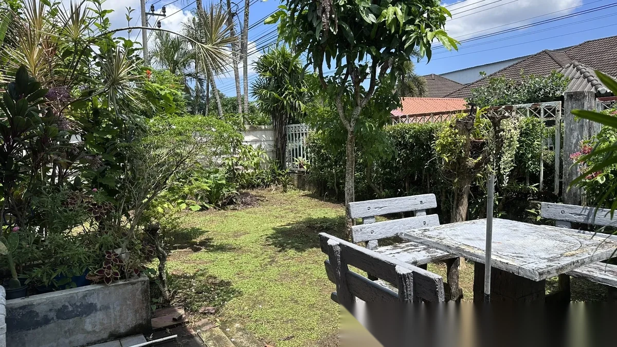3 Bedroom House for rent at Baan Suan Yu Charoen 3 complex · Si Sunthon · Garden View — photo 5