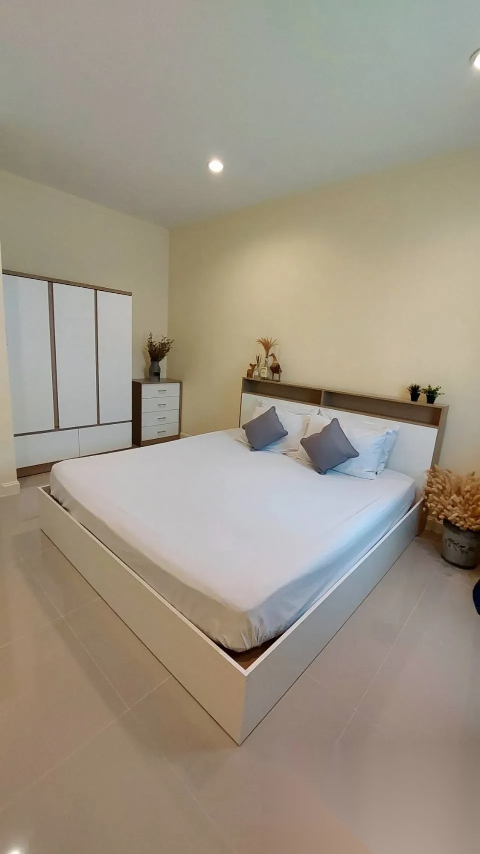 4 Bedroom Townhouse for rent at I Leaf Town 2 Monument complex · Si Sunthon — photo 5