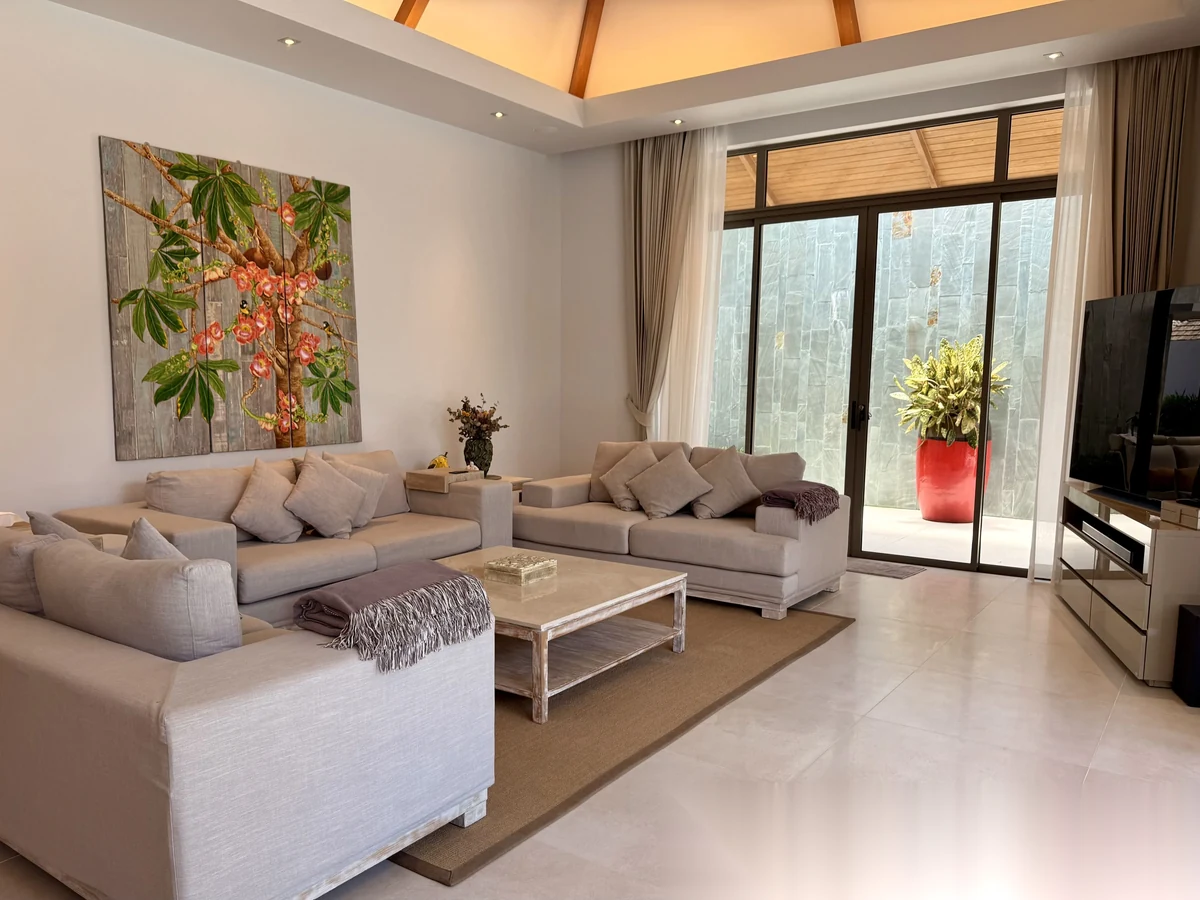 Вилла 4BR в комплексе Anchan Tropicana · Теп Красаттри · Вид на бассейн — фото 3